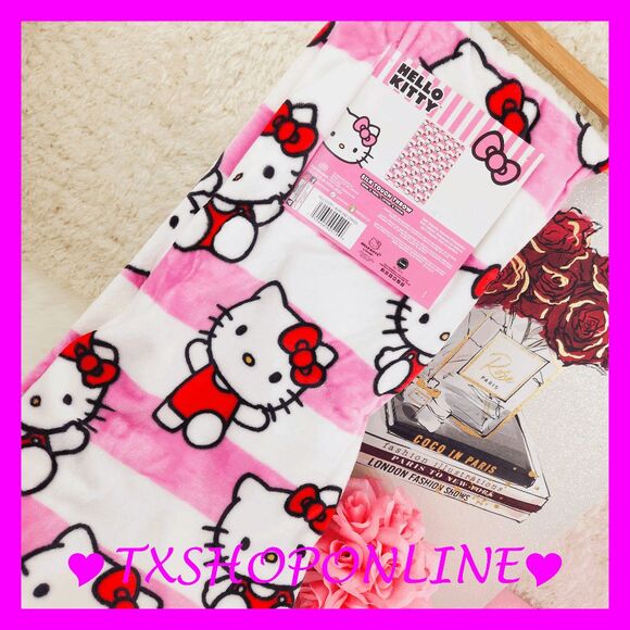 💗🌙 {Hello Kitty} silk touch throw blanket🌙💗NEW - Picture 1 of 6